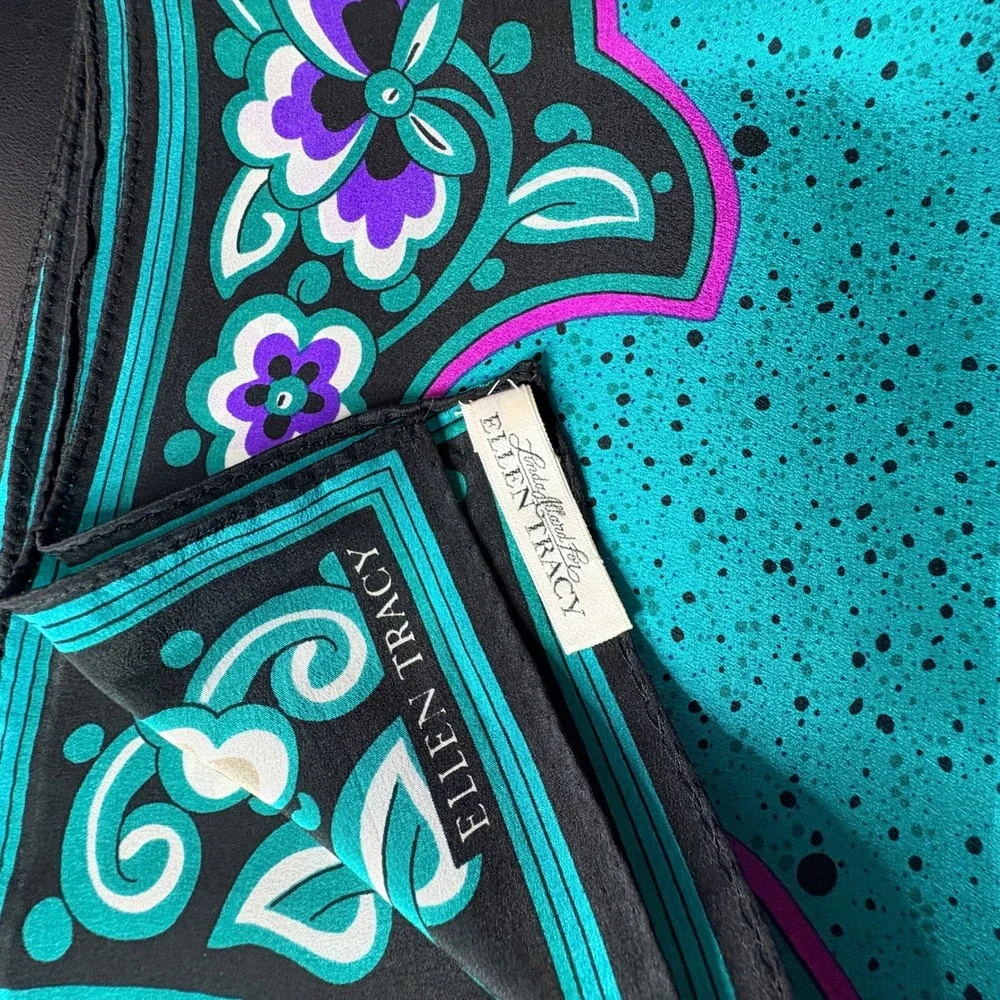Linda Allard for Ellen Tracy Silk Scarf Teal Floral Medallion Square 34x34 Japan